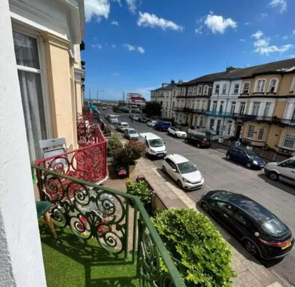 ペンション The Little Emily