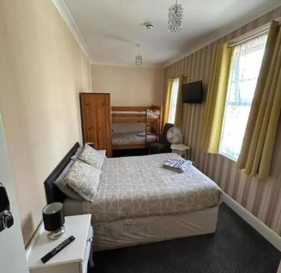 ペンション The Little Emily