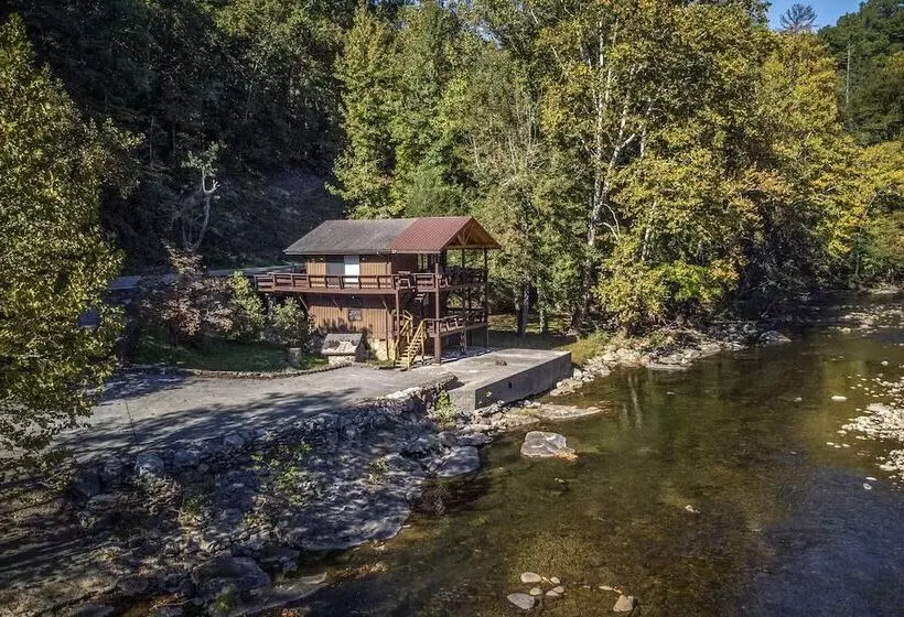 Rays Chalet   Unique And Cozy Riverfront Home!