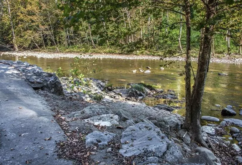 Rays Chalet   Unique And Cozy Riverfront Home!