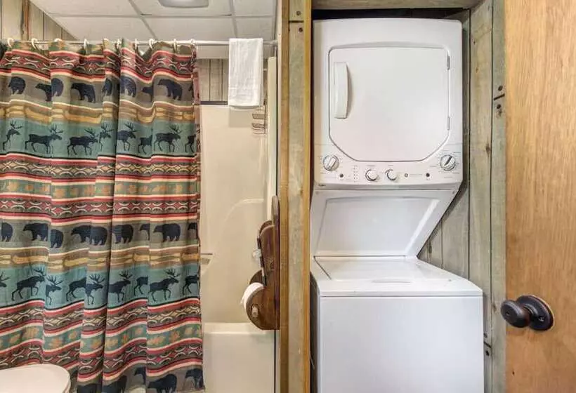 Rays Chalet   Unique And Cozy Riverfront Home!