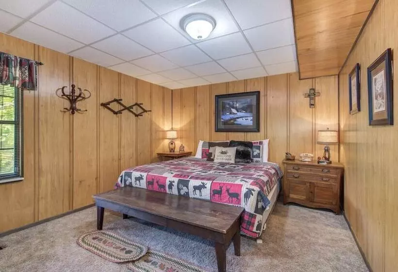 Rays Chalet   Unique And Cozy Riverfront Home!