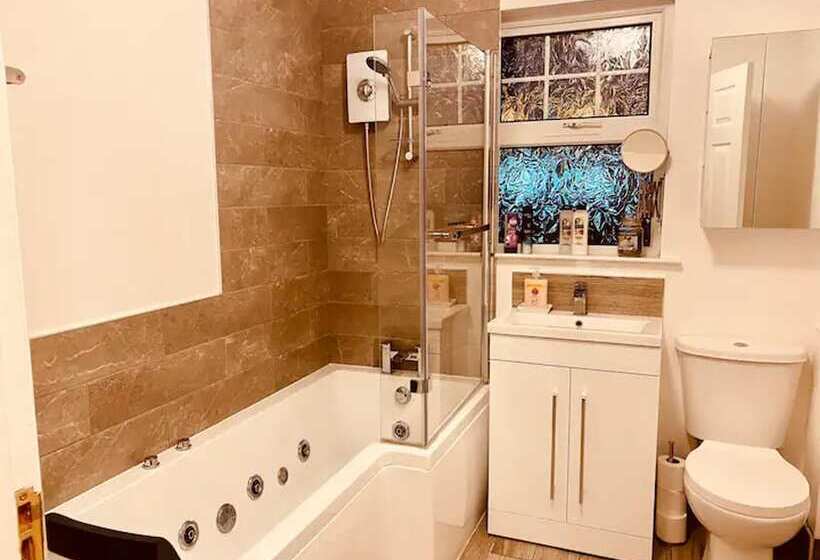 住所  Beautiful 3 Bed House In Londonderry