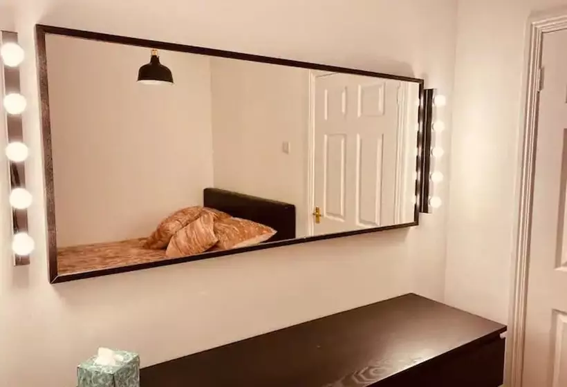 Residenssi Beautiful 3 Bed House In Londonderry