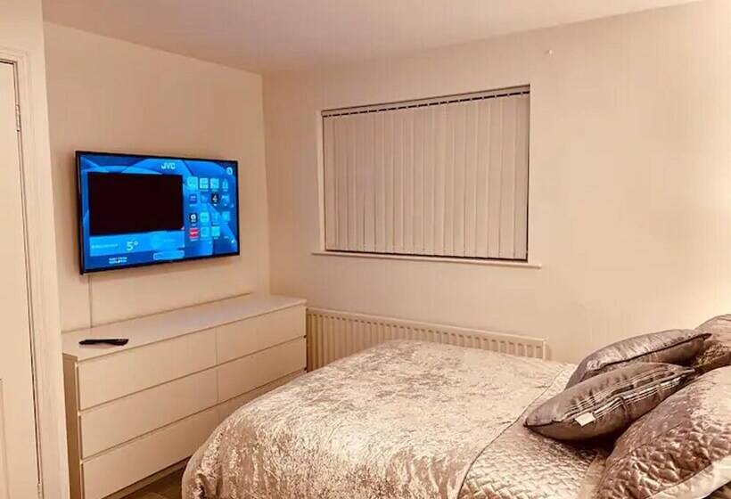 住所  Beautiful 3 Bed House In Londonderry