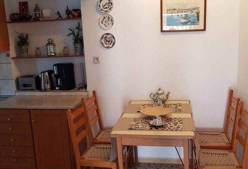 レジデンス Charming 3 Bed House In Tyros