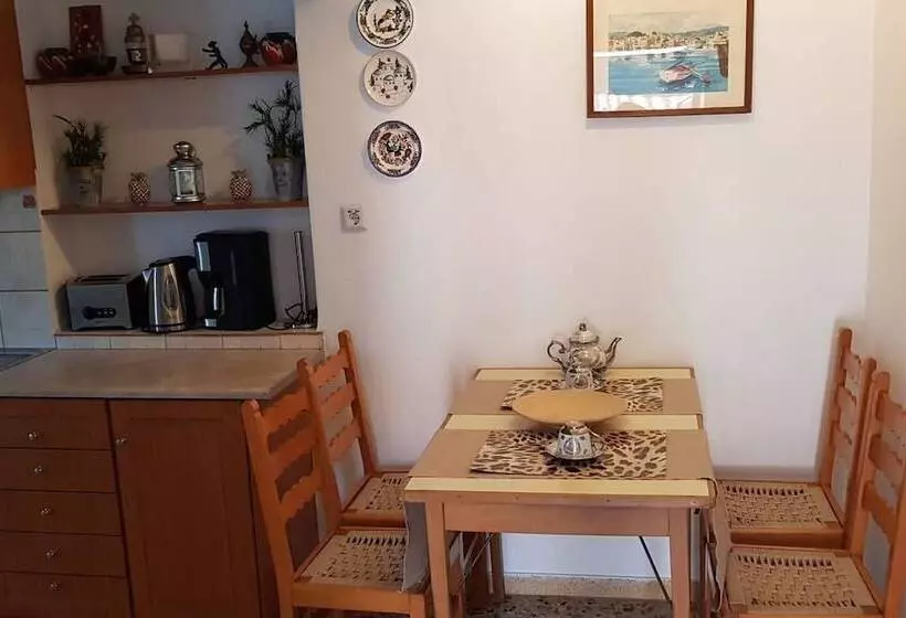 レジデンス Charming 3 Bed House In Tyros