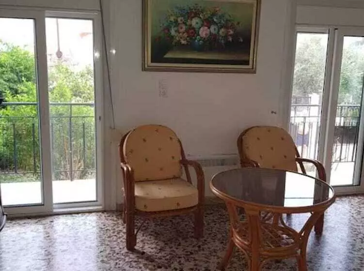 レジデンス Charming 3 Bed House In Tyros