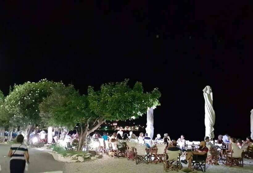 レジデンス Charming 3 Bed House In Tyros