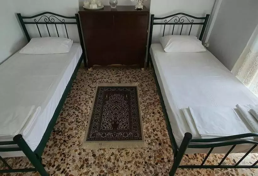 レジデンス Charming 3 Bed House In Tyros