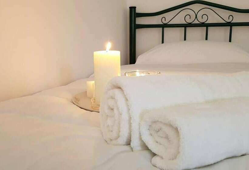 レジデンス Charming 3 Bed House In Tyros