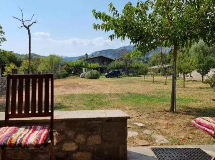 レジデンス House With Big Garden And Barbeque In Nature