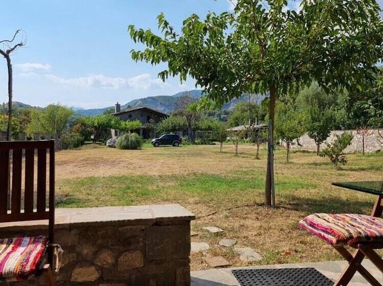 Residenza House With Big Garden And Barbeque In Nature