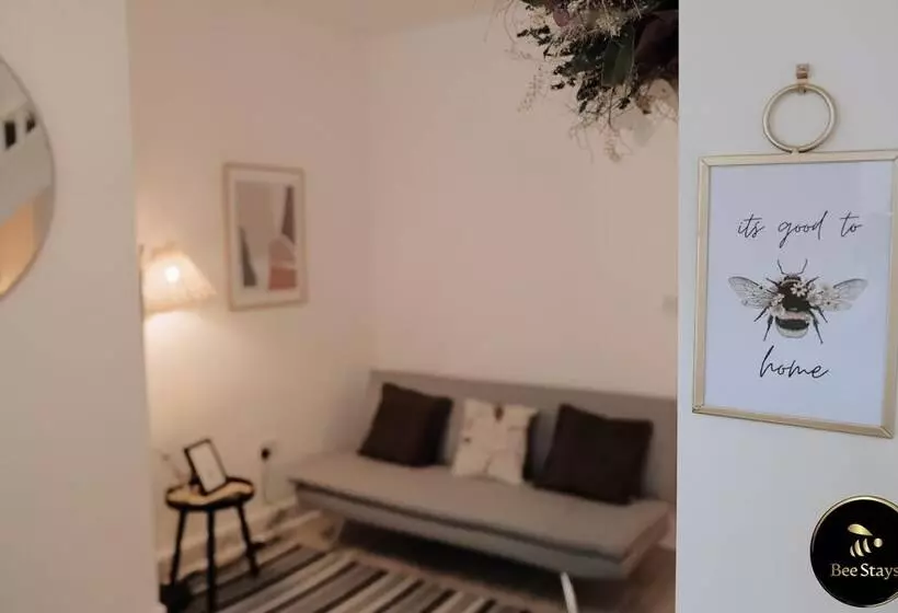 Residenssi Pickmere House  An Oasis Near Town Centre