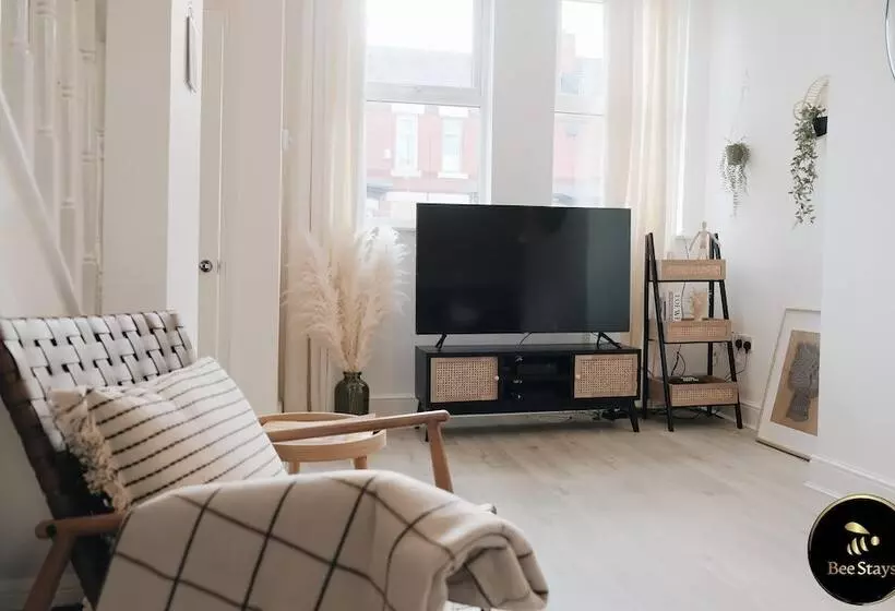 Residenssi Pickmere House  An Oasis Near Town Centre