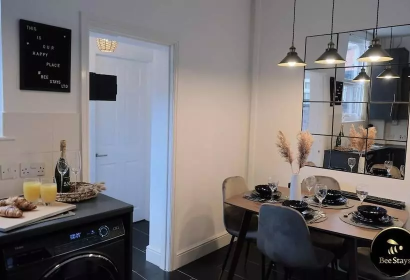 Residenssi Pickmere House  An Oasis Near Town Centre