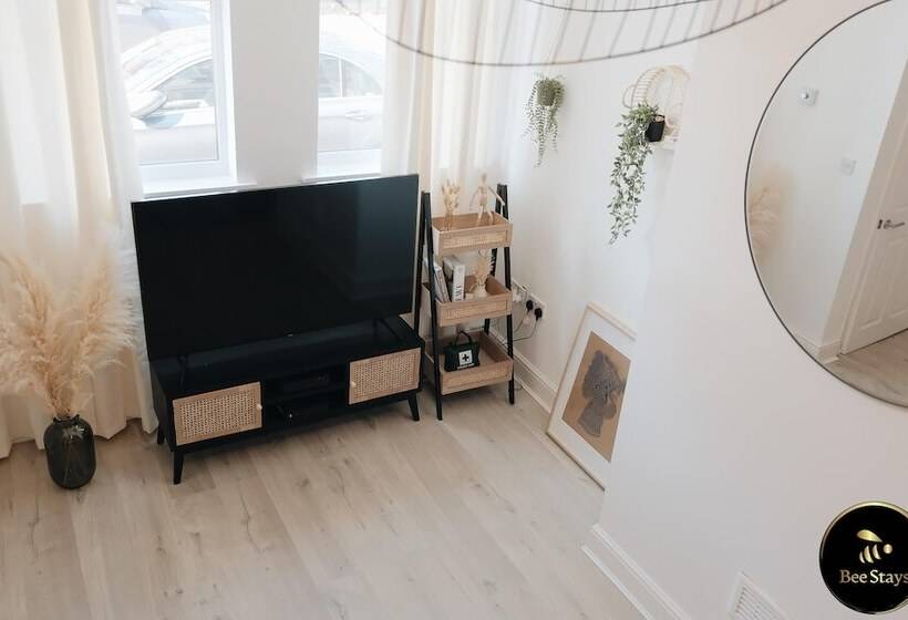 레지던스 Pickmere House  An Oasis Near Town Centre