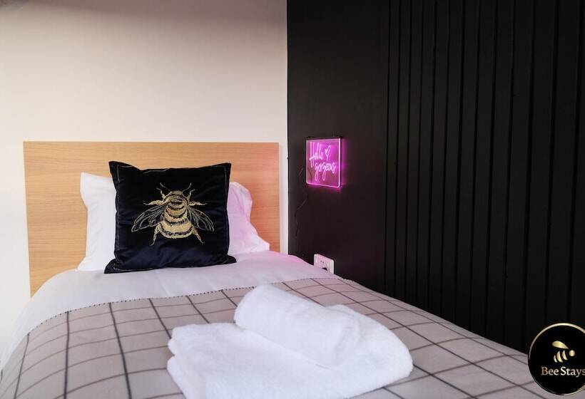 레지던스 Pickmere House  An Oasis Near Town Centre