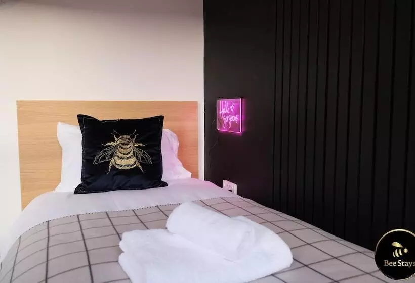 Residenssi Pickmere House  An Oasis Near Town Centre