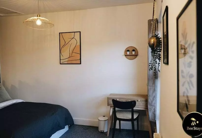 Residenssi Pickmere House  An Oasis Near Town Centre