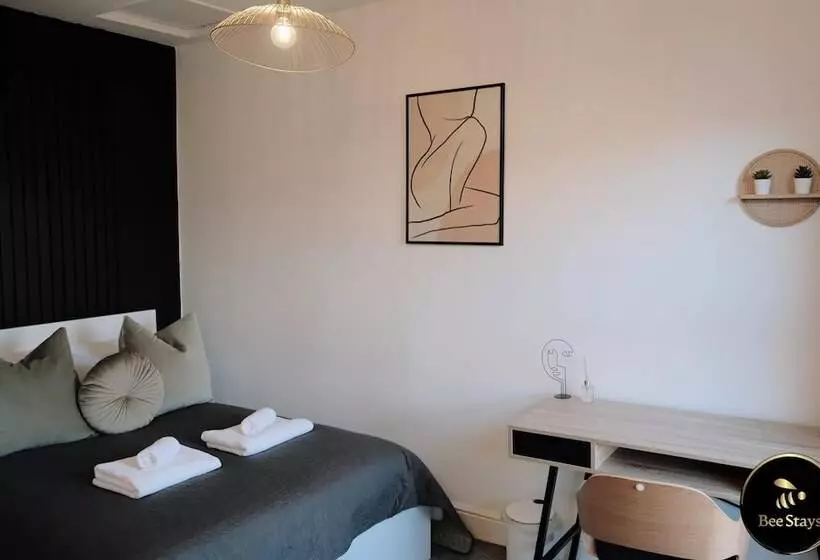 Residenssi Pickmere House  An Oasis Near Town Centre