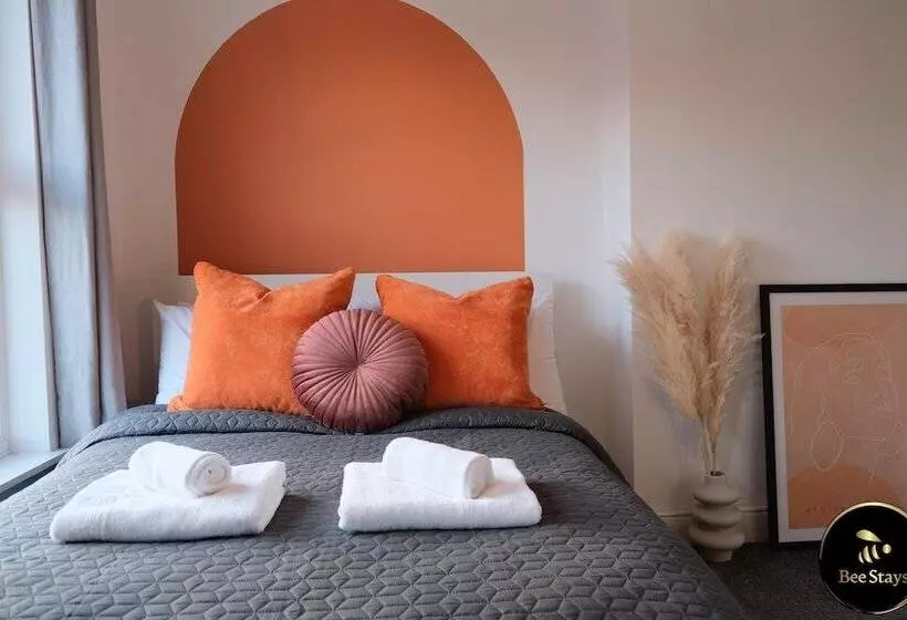 Residenssi Pickmere House  An Oasis Near Town Centre