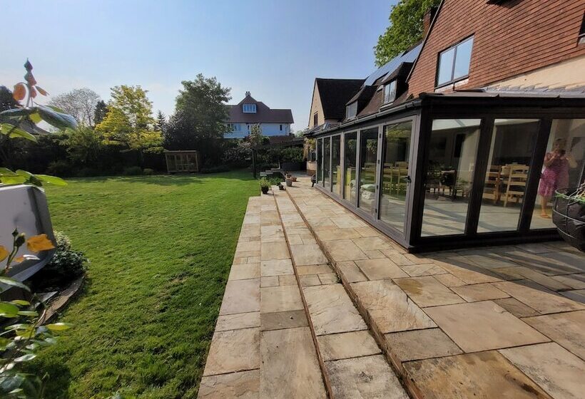 레지던스 Remarkable 7 Bedroom Family House In Farnborough