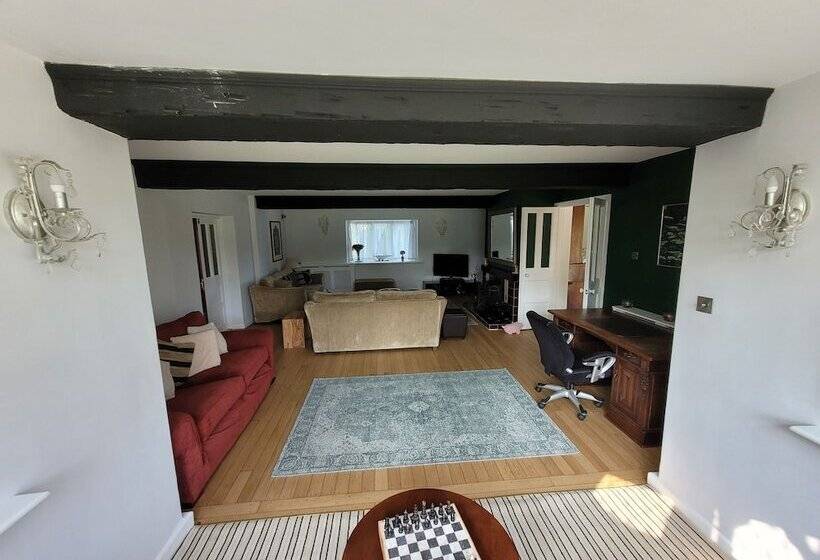 레지던스 Remarkable 7 Bedroom Family House In Farnborough