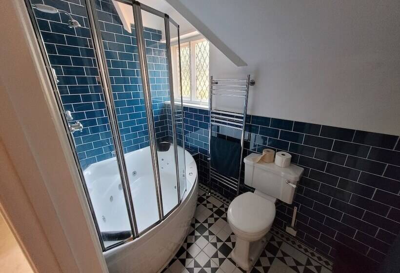 레지던스 Remarkable 7 Bedroom Family House In Farnborough