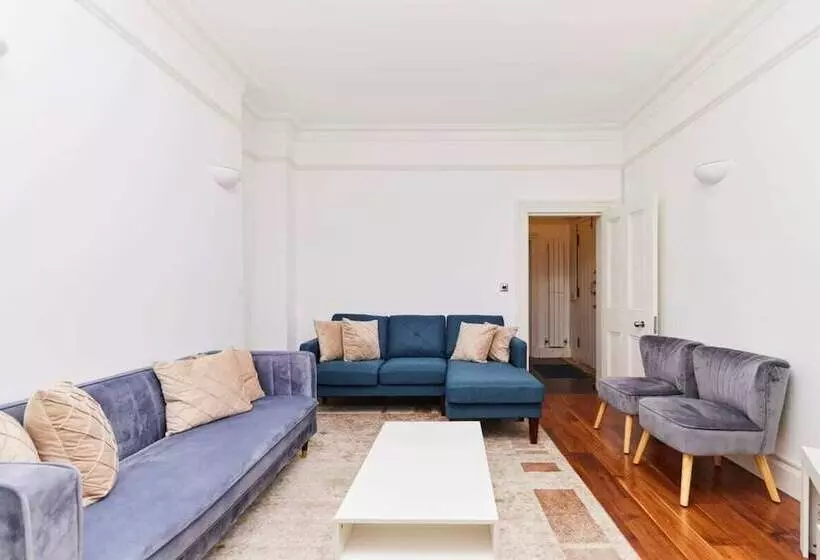 The Woolwich Retreat   Enticing 5bdr House With Parking