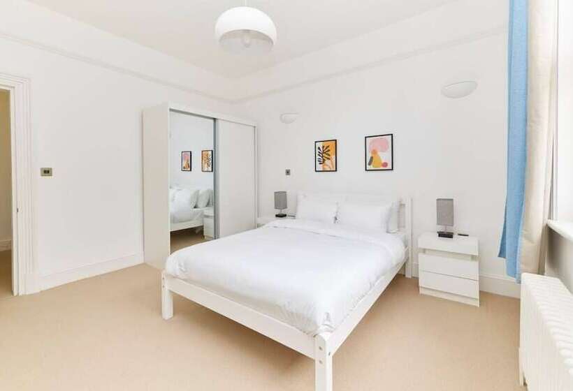 The Woolwich Retreat   Enticing 5bdr House With Parking