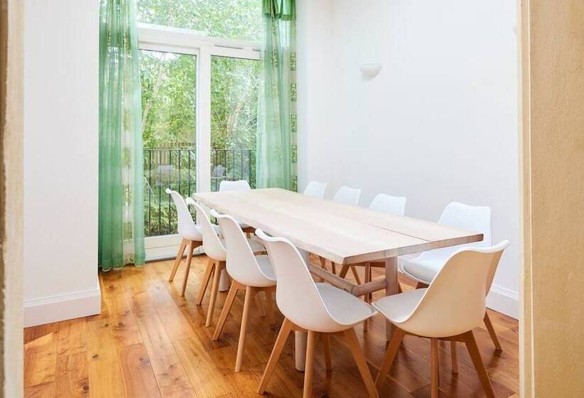 The Woolwich Retreat   Enticing 5bdr House With Parking