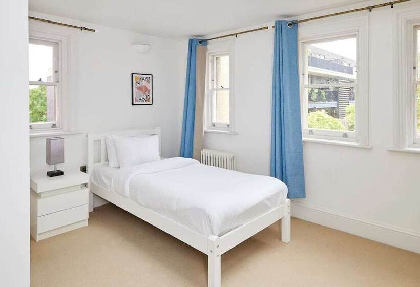 The Woolwich Retreat   Enticing 5bdr House With Parking