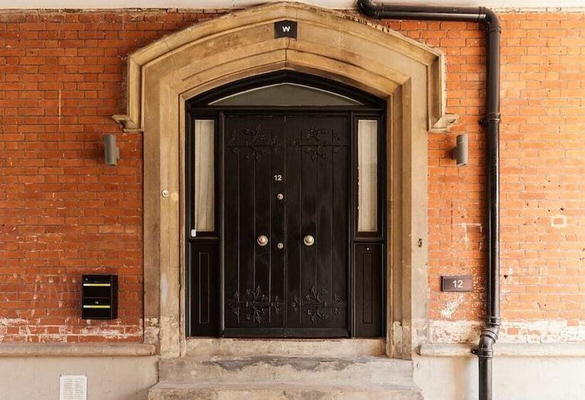 The Woolwich Retreat   Enticing 5bdr House With Parking