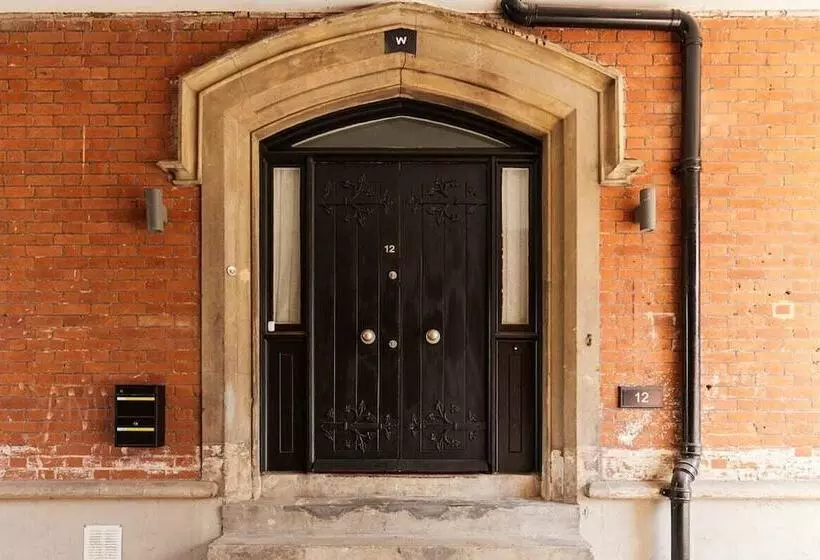 The Woolwich Retreat   Enticing 5bdr House With Parking