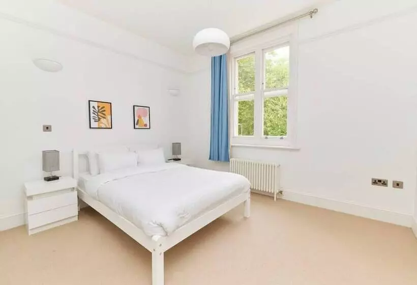 The Woolwich Retreat   Enticing 5bdr House With Parking