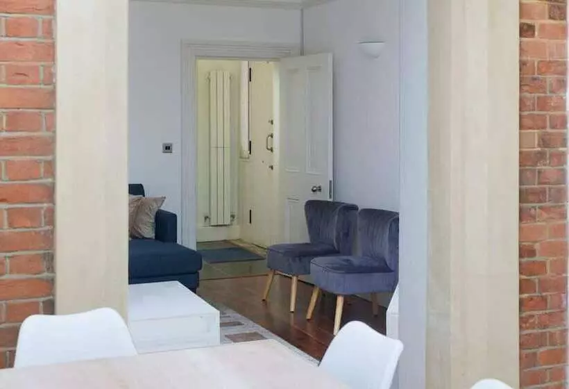 The Woolwich Retreat   Enticing 5bdr House With Parking