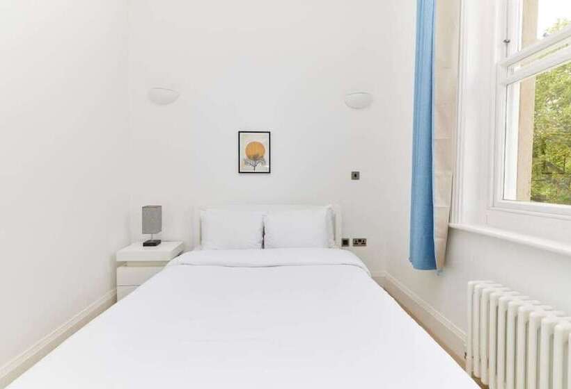 The Woolwich Retreat   Enticing 5bdr House With Parking