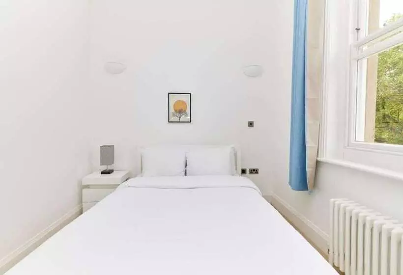 The Woolwich Retreat   Enticing 5bdr House With Parking