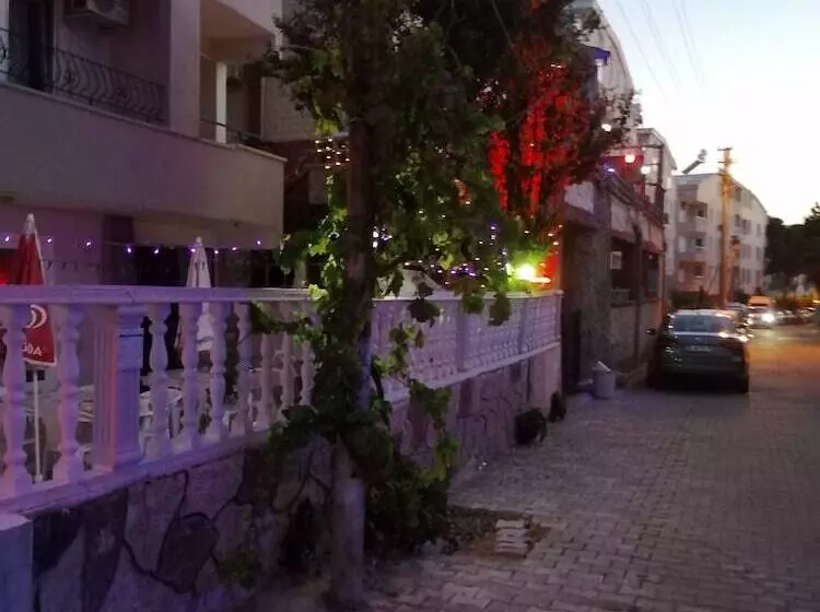 Akasya Apart Otel Didim Altinkum