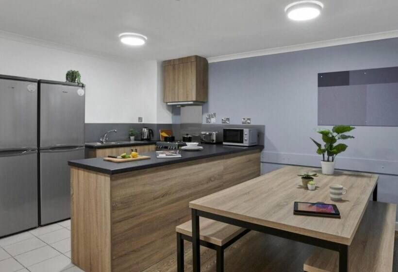 Schronisko Ensuite Rooms, Coventry   Campus Accommodation