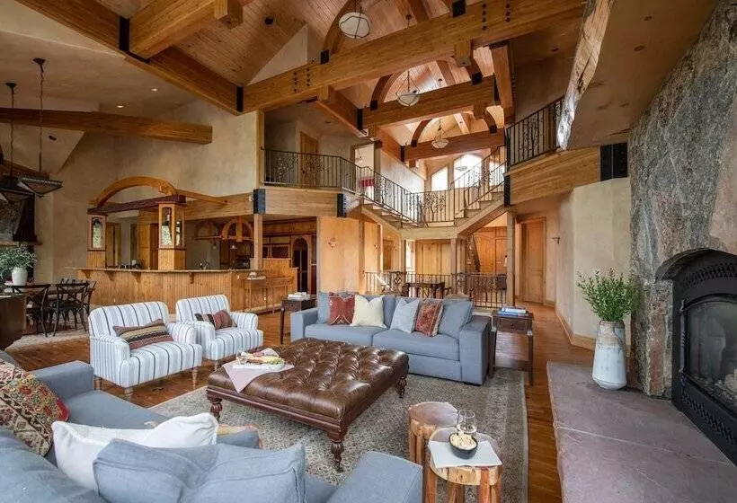 Cherry Ridge By Avantstay Incredible Mountain Mansion W/ Game Room, Hot Tub & Views!!