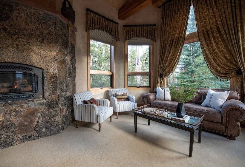 Cherry Ridge By Avantstay Incredible Mountain Mansion W/ Game Room, Hot Tub & Views!!