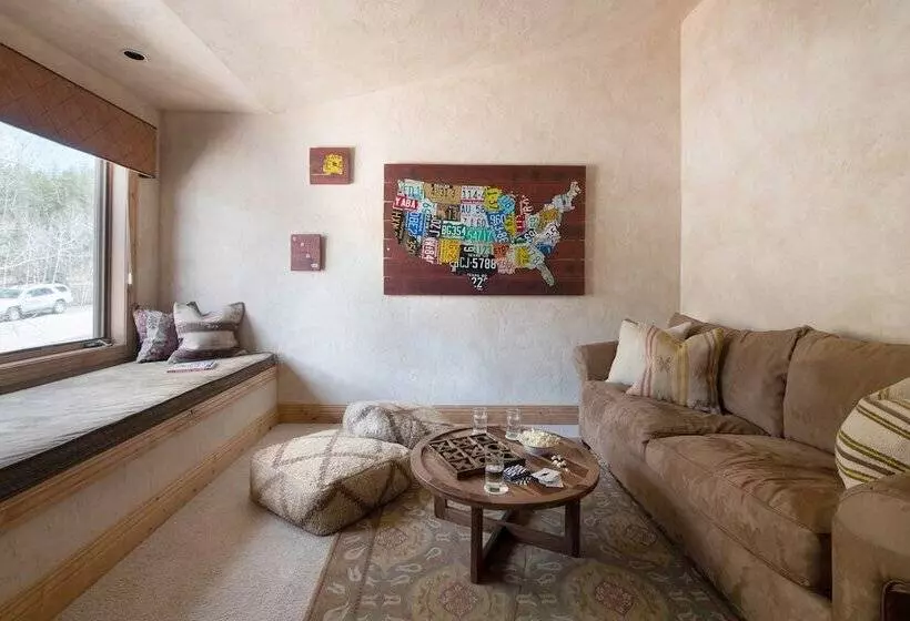 Cherry Ridge By Avantstay Incredible Mountain Mansion W/ Game Room, Hot Tub & Views!!