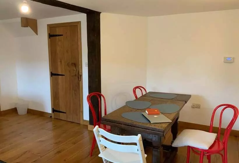 Delightful 4bd Home Full Of Flair Edenbridge Kent