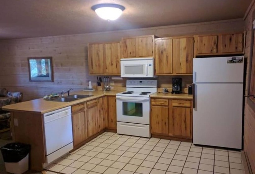 Entire Charming Cabin With Lake And Mountain View