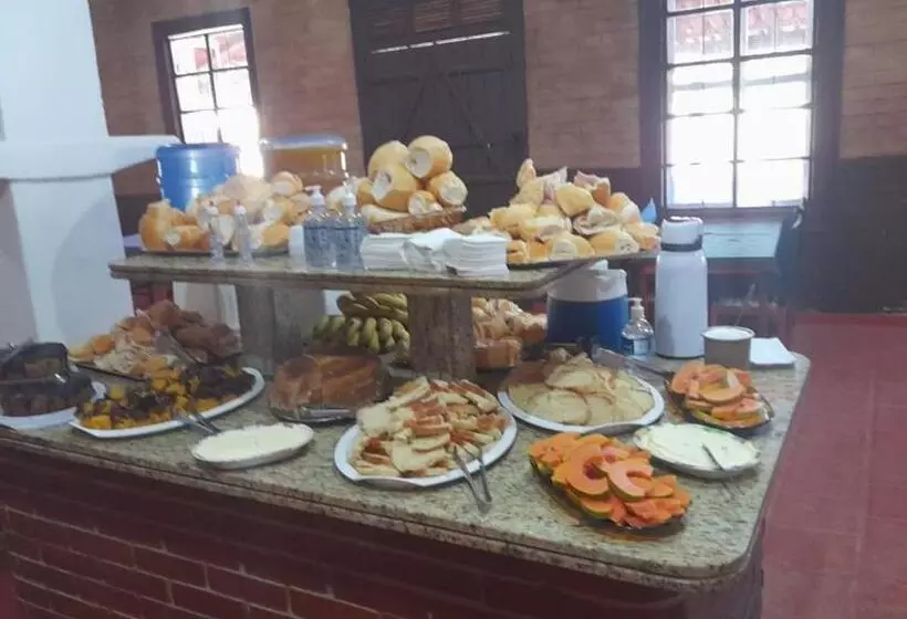 簡易ホテル Pousada Rafaela