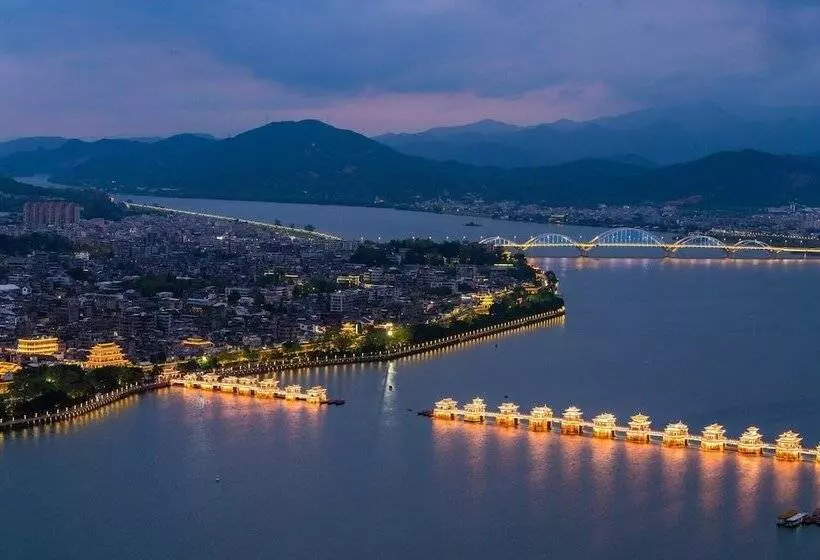هتل Crowne Plaza Chaozhou Riverside By Ihg