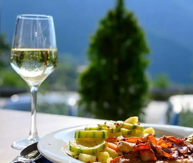 Denthis Hotel   Taygetos Mountain Getaway