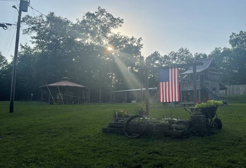 ホテル Laurel Creek Campground